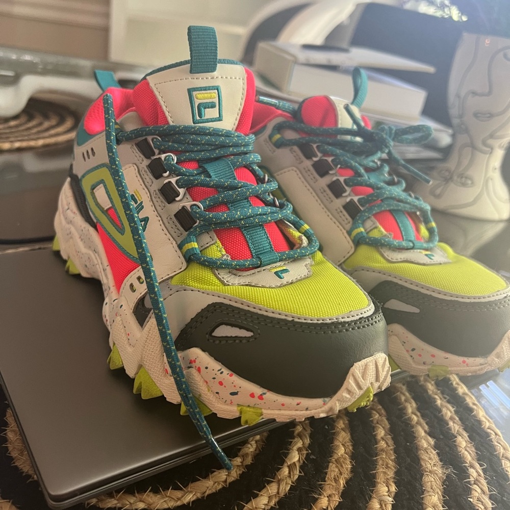 Fila Women’s Oakmont Chunky Sneaker - Picture 3 of 5